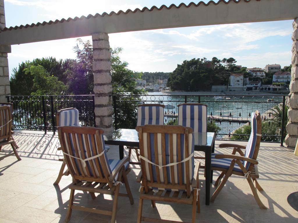 Villas Arbia - Margita Beach Hotel Banjol エクステリア 写真