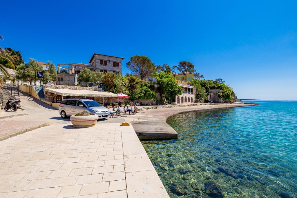 Villas Arbia - Margita Beach Hotel Banjol エクステリア 写真