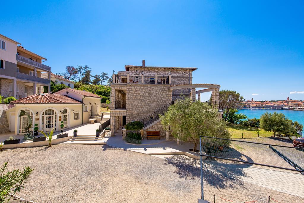 Villas Arbia - Margita Beach Hotel Banjol エクステリア 写真