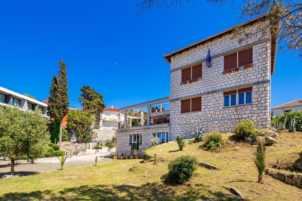 Villas Arbia - Margita Beach Hotel Banjol エクステリア 写真